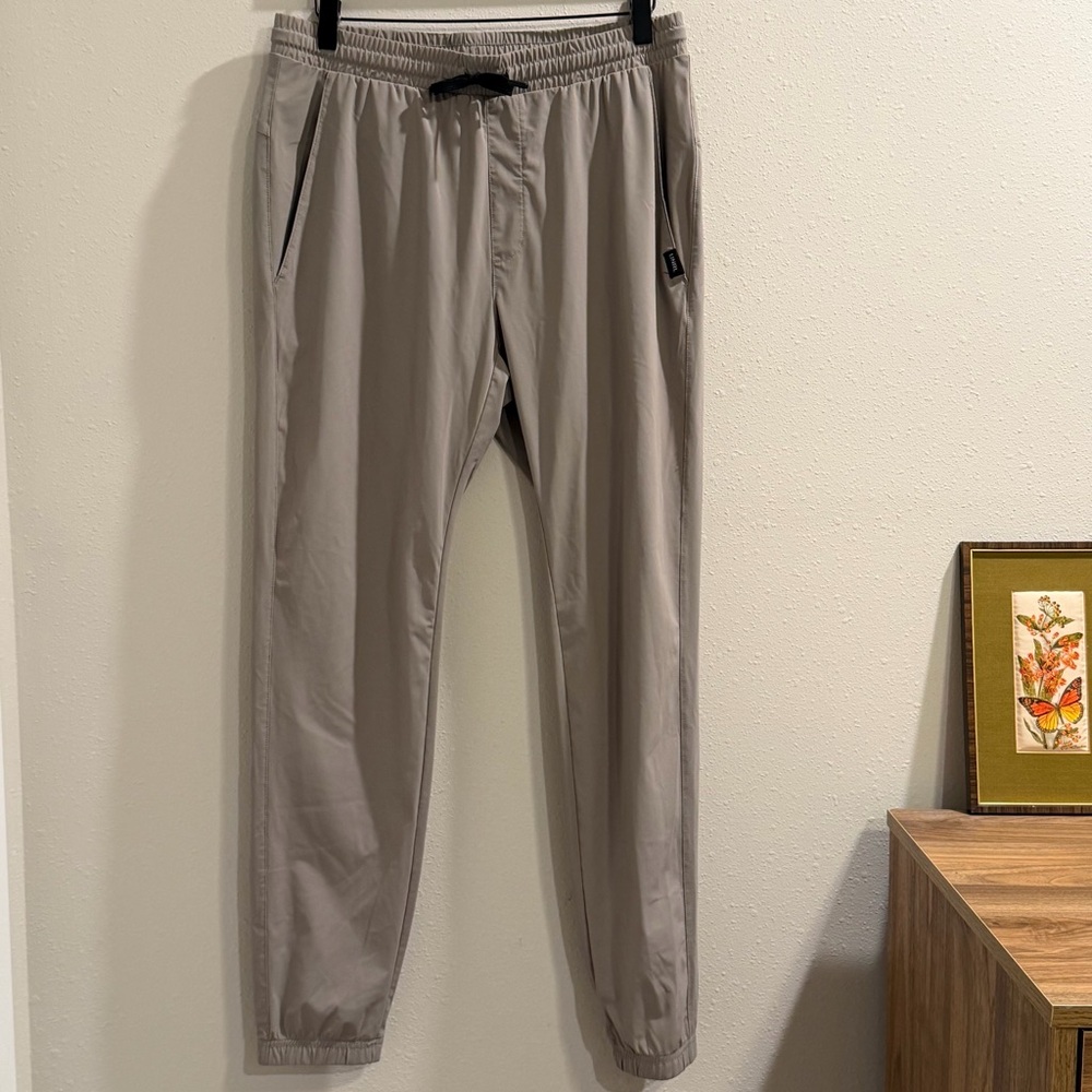 UNRL Size Medium Taupe Performance Joggers Stretch Athletic Tapered Leg Comfort